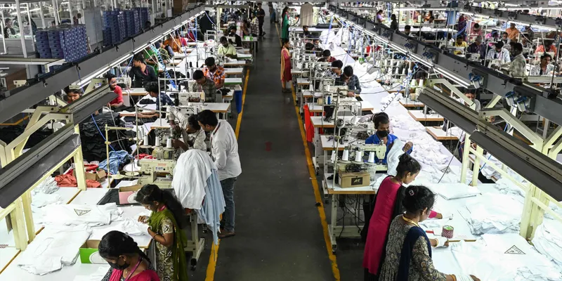 India’s Manufacturing Expansion Faces Labour Shortage Despite Factory Growth: HT Mint Report